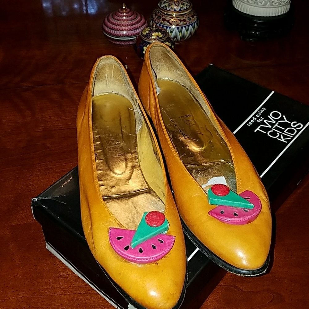 Vintage Two City Kids flats Size 8.5